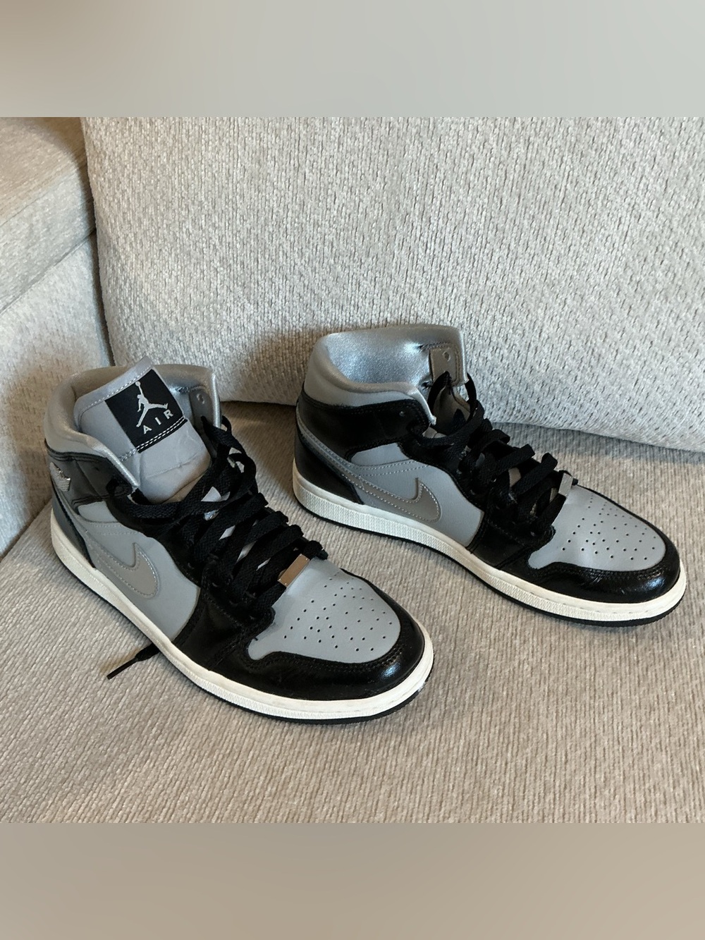 Air Jordan 1 Mid SE “Black Chrome” - Women’s 9/Men’s 7.5